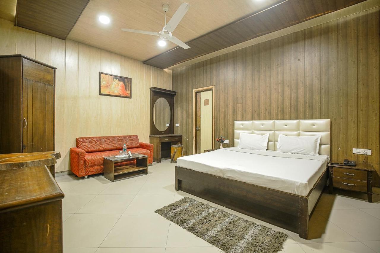 אמריצר Hotel Hk Continental מראה חיצוני תמונה