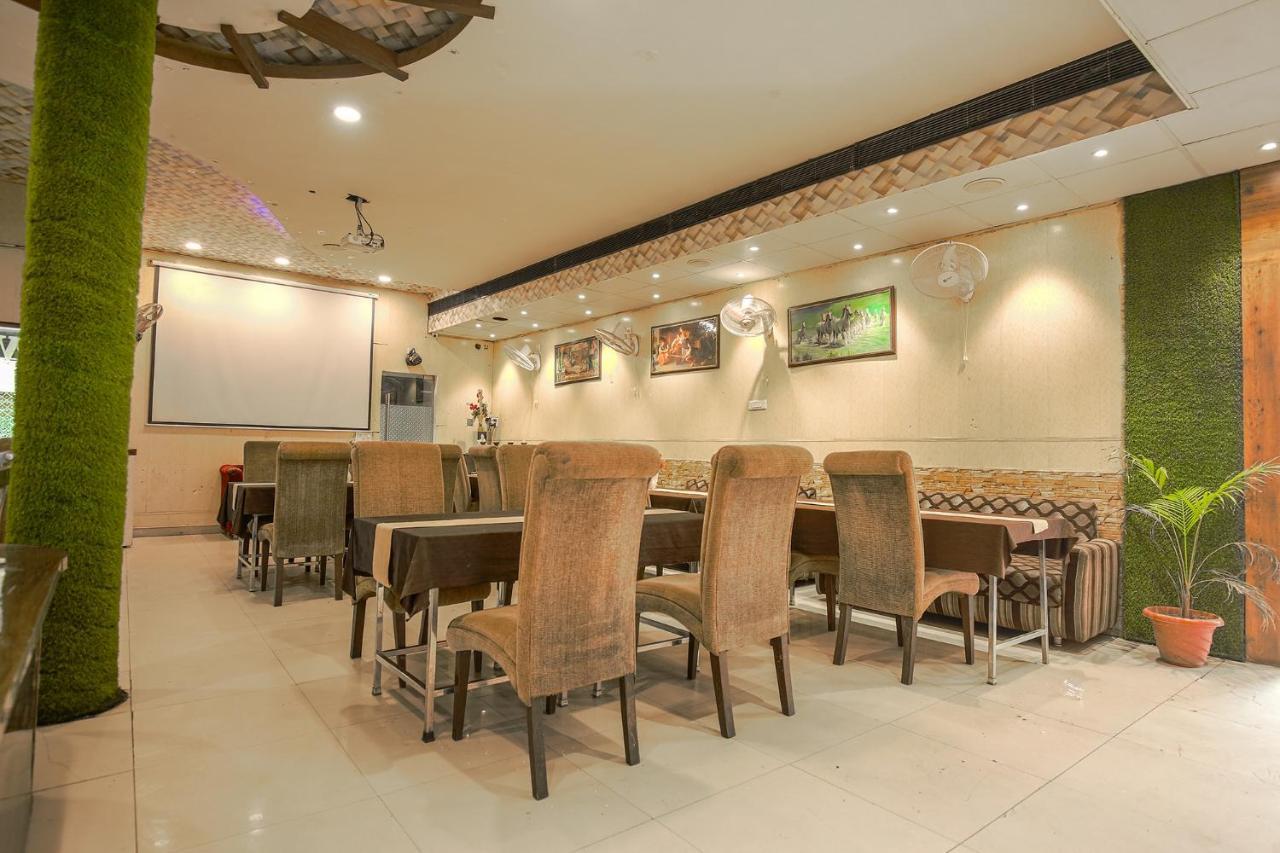 אמריצר Hotel Hk Continental מראה חיצוני תמונה