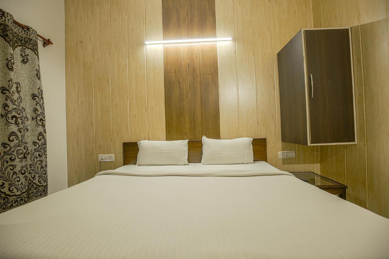 אמריצר Hotel Hk Continental מראה חיצוני תמונה