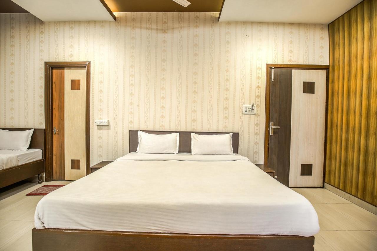 אמריצר Hotel Hk Continental מראה חיצוני תמונה