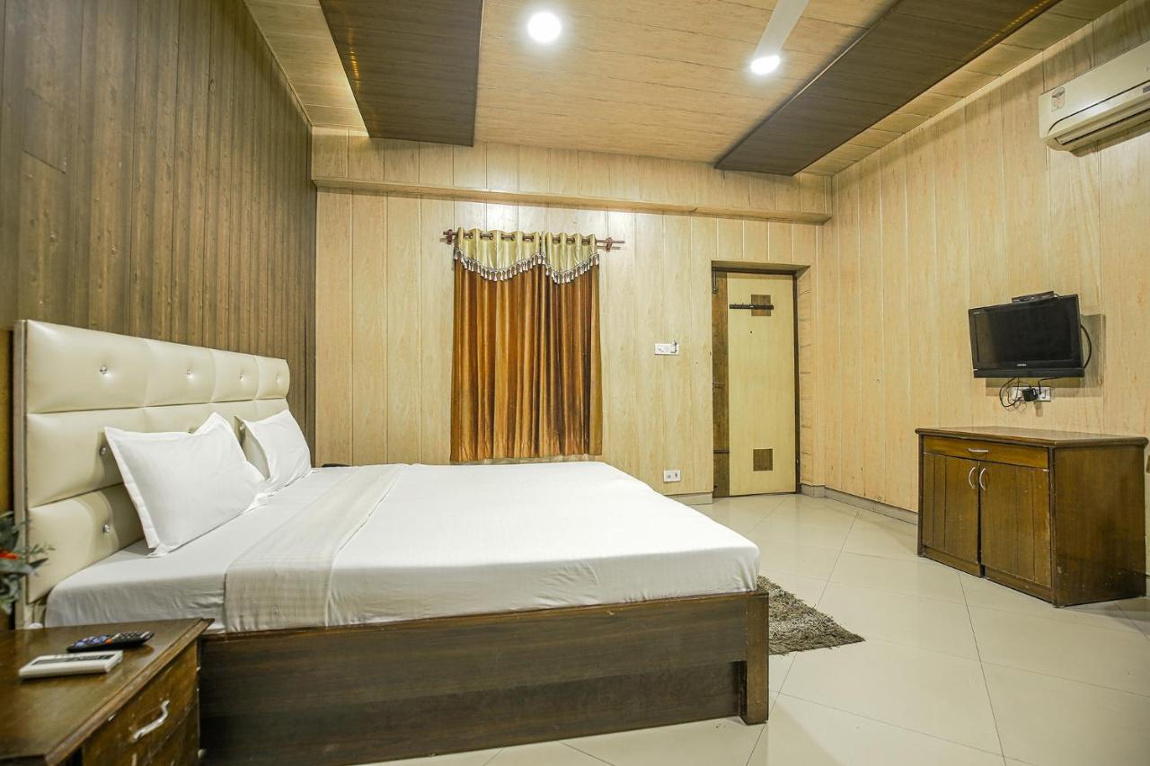 אמריצר Hotel Hk Continental מראה חיצוני תמונה