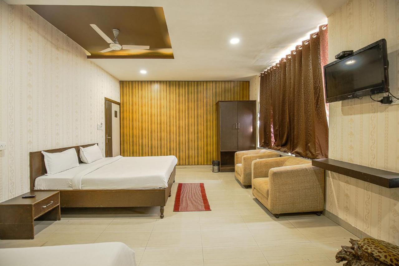 אמריצר Hotel Hk Continental מראה חיצוני תמונה