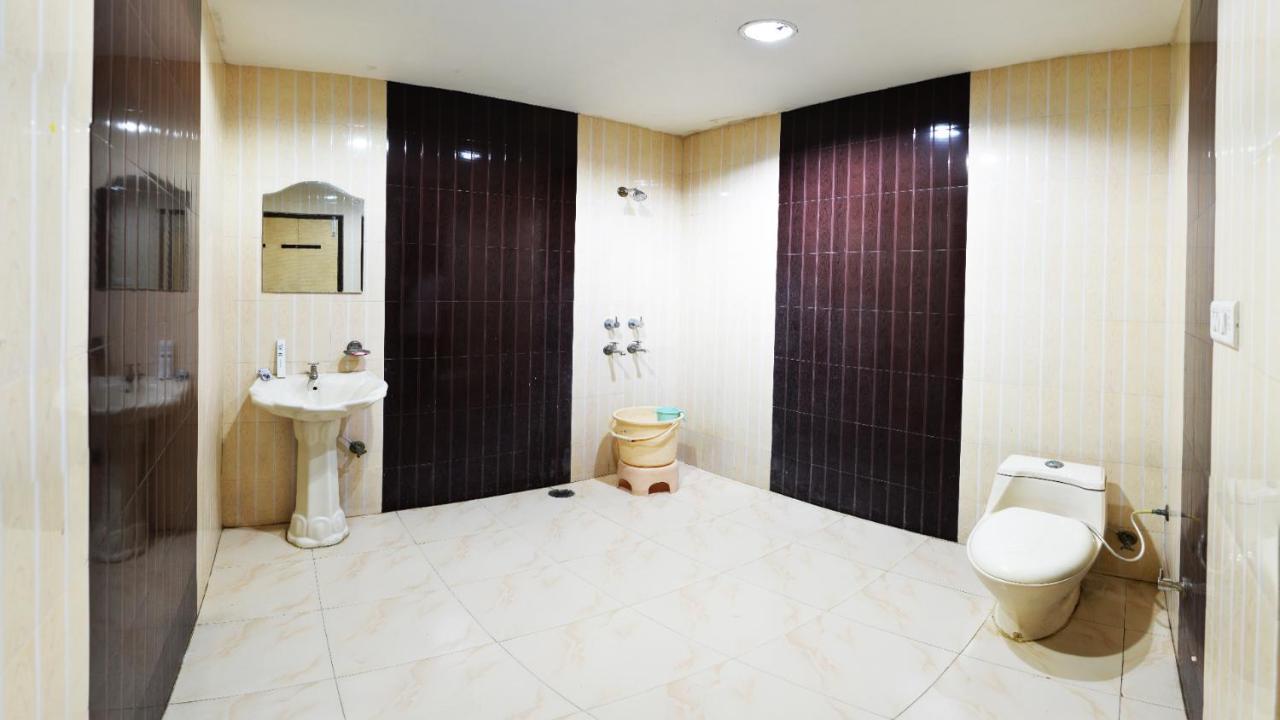 אמריצר Hotel Hk Continental מראה חיצוני תמונה