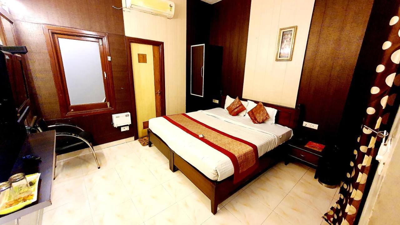 אמריצר Hotel Hk Continental מראה חיצוני תמונה