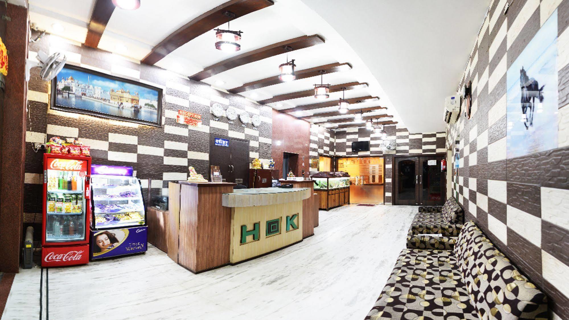 אמריצר Hotel Hk Continental מראה חיצוני תמונה
