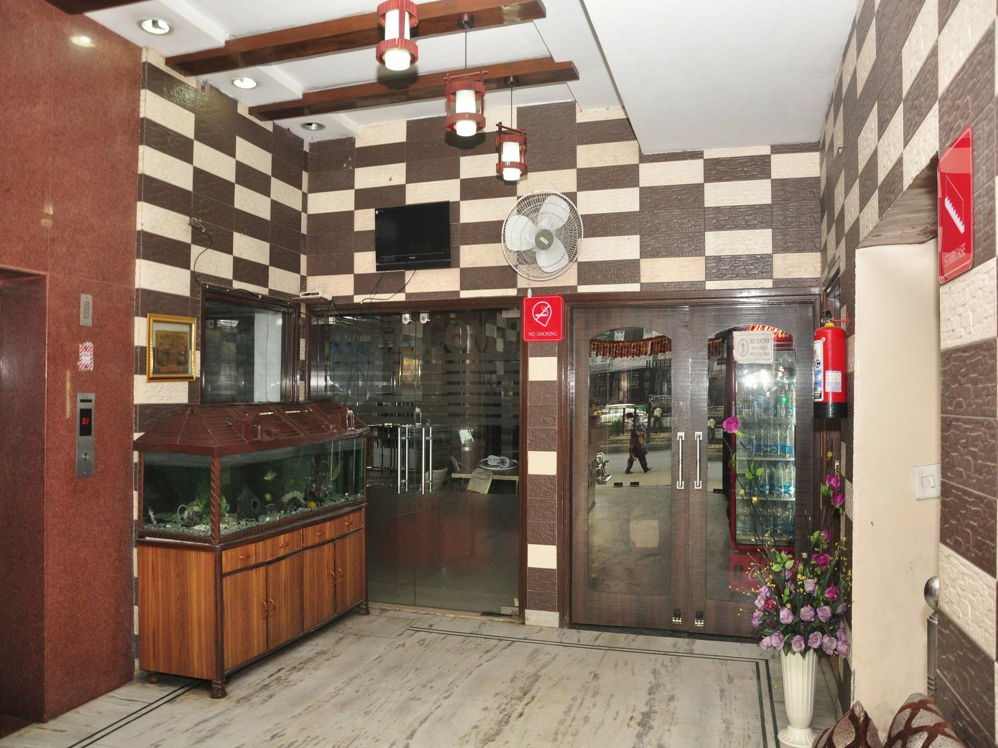 אמריצר Hotel Hk Continental מראה חיצוני תמונה
